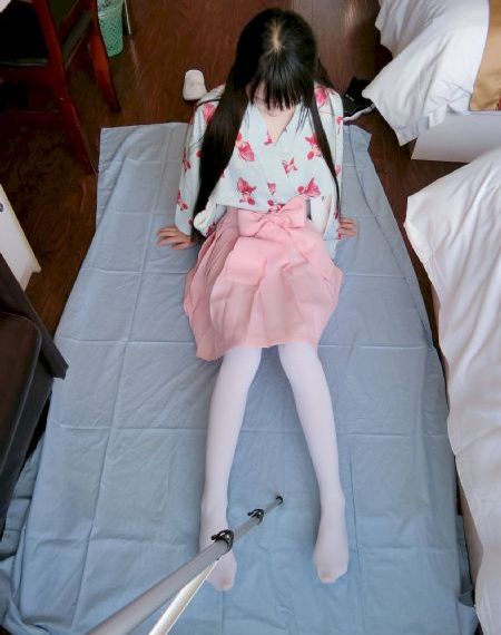 美女裸露双奶头光屁股漫画软件_BD英语全集免费播放