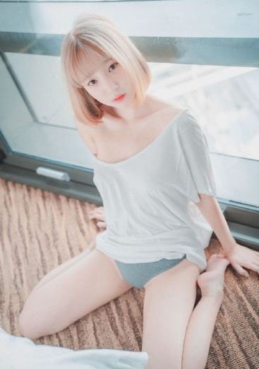欧美大牌女装上衣_高清免费观看视频
